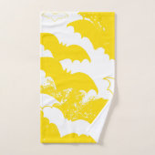 Witte vleermuizen in de lucht geel bad handdoek (Handdoek)