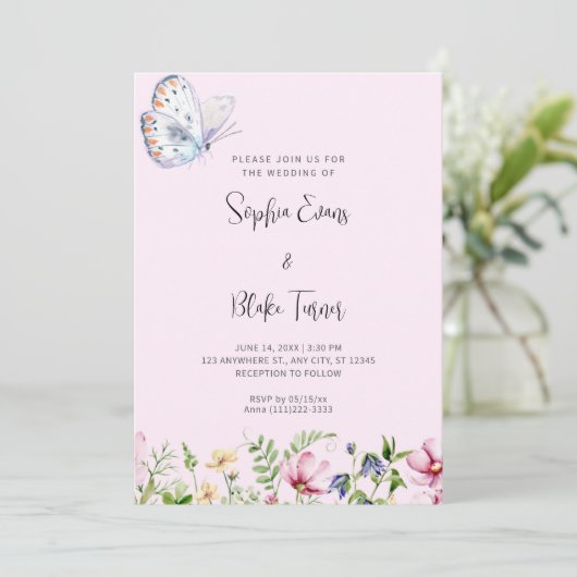 Witte vlinder en wilde bloemen Bleek Roze bruiloft Kaart (Staand voorkant)