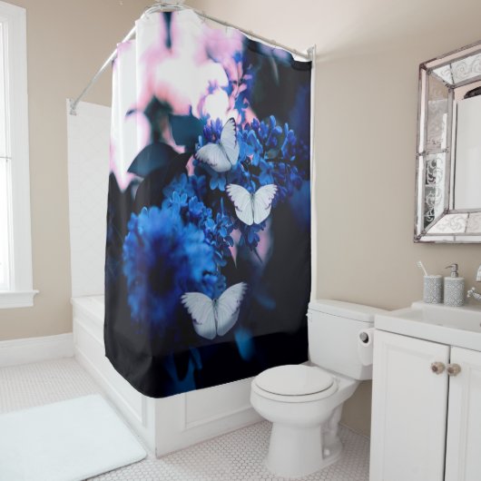 Witte vlinders Blauwe bloemen, vlinder Douchegordijn (In situ)