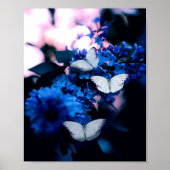 Witte vlinders Blauwe bloemen, vlinder Poster (Voorkant)