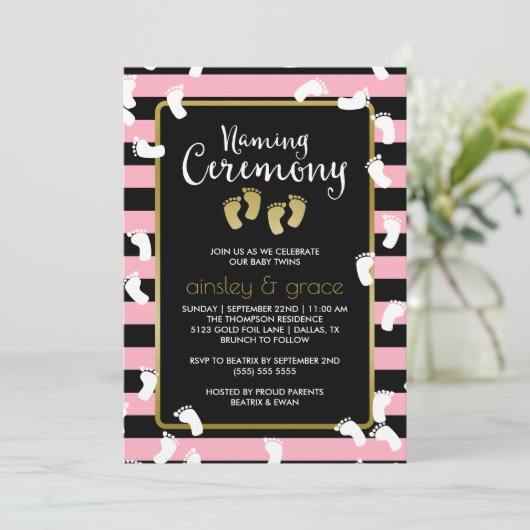 Witte Voetafdrukken Roze Tweeling Naming Ceremonie Kaart (Staand voorkant)