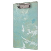 Witte vogels vliegen door de blauwe hemel klembord (Links)