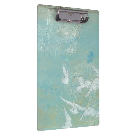 Witte vogels vliegen door de blauwe hemel klembord (Rechts)