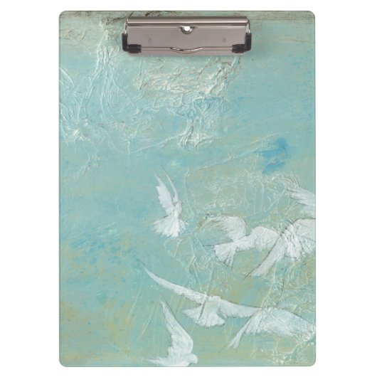 Witte vogels vliegen door de blauwe hemel klembord (Voorkant)