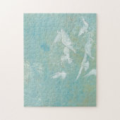 Witte vogels vliegen door de blauwe hemel legpuzzel (Verticaal)