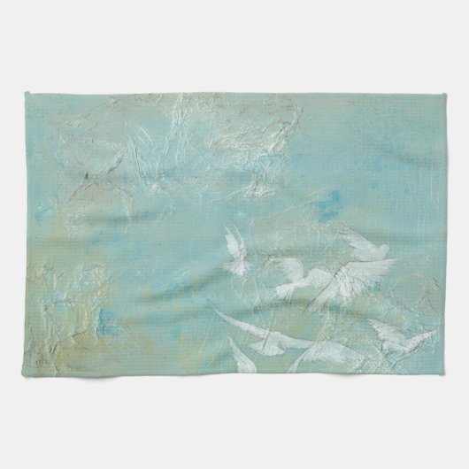 Witte vogels vliegen door de blauwe hemel theedoek (Horizontaal)