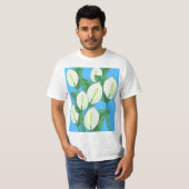 Witte vredesleugens op bleke blauwe achtergrond t-shirt (Voorkant volledig)