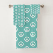  witte vredessymbolen op Blauwgroen Bad Handdoek (Insitu)