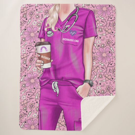 Witte Vrouw Verpleegkundige Doctor In Roze Scrubs Sherpa Deken (Voorkant)