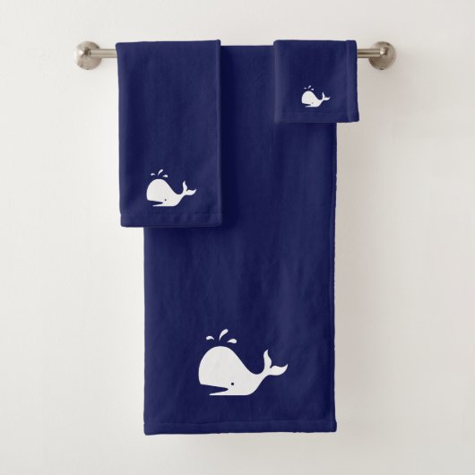 Witte walvis op marineblauw bad handdoek (Insitu)