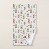 Witte Westies met Accessoires Whimsical Monogram Bad Handdoek (Handdoek)