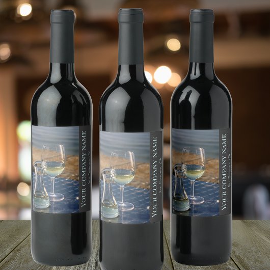 Witte wijndecor voor wijnwinkels, bar of wijnmaker wijn etiket