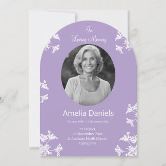 Witte wilde bloem in liefdevolle herinnering begra kaart