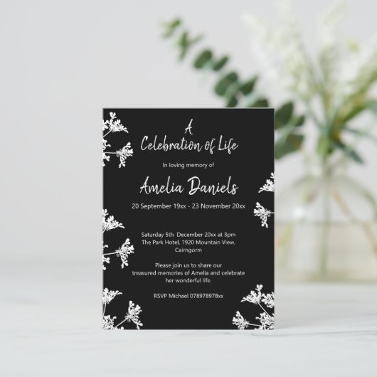 Witte wilde bloem Viering van het Leven Aankondigi Kaart (Staand voorkant)