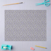 Witte wilde bloemen op lavendel tissuepapier (Craft)
