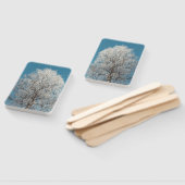 Witte wilgenboom tegen wolkenloze blauwe hemel handwaaier (Niet-gemonteerd)