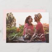 Witte Wispelturige Calligraphy Overlay Foto Save The Date (Voorkant / Achterkant)