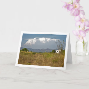 Witte wolk boven de berg kaart