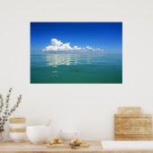 Witte wolk boven een poster van de placid oceaan (Keuken)