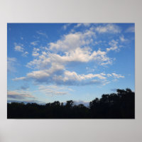 Witte wolken Blauwe hemellandfoto
