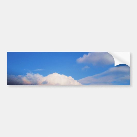 Witte wolken en blauwe hemel bumpersticker (Voorkant)
