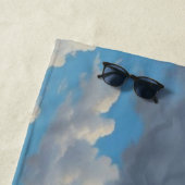 Witte wolken en heldere blauwe lucht strandlaken (In situ)