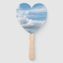 Witte wolken in de blauwe lucht