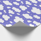 Witte wolken met donkere wolken op Paarse achtergr Cadeaupapier (Hoek)