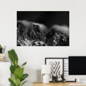 Witte wolken over bergen poster (Thuiskantoor)