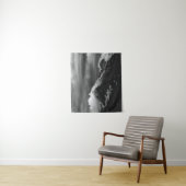 Witte wolken over de donkere bergen wandkleed (In situ)