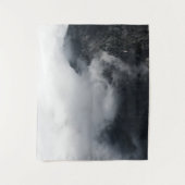 Witte wolken over de donkerrotsbergen wandkleed (Voorkant)