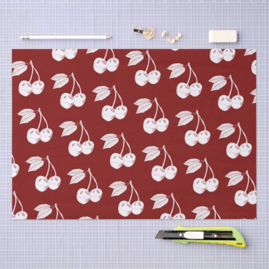 Witte Woodcut Cherry Design op Donkerrood Tissuepapier (Craft)