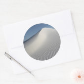 Witte zand ronde sticker (Envelop)