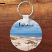 Witte zandstrand bij het Baltische zee in Letland Sleutelhanger (Voorkant)