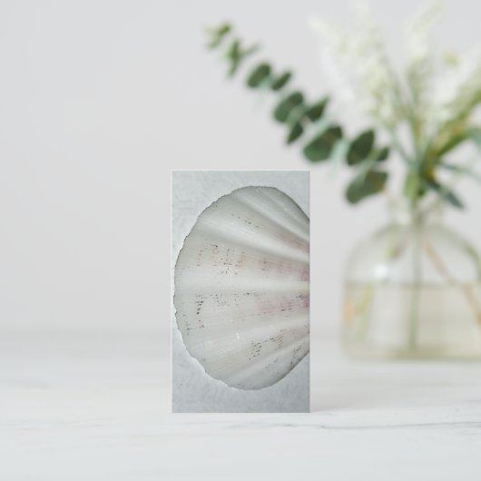 Witte Zeeschelp visitekaartje neutrale kleuren (Staand voorkant)