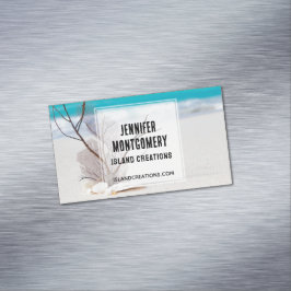 Witte zeeschelpen op een tropisch strand magnetisch visitekaartje