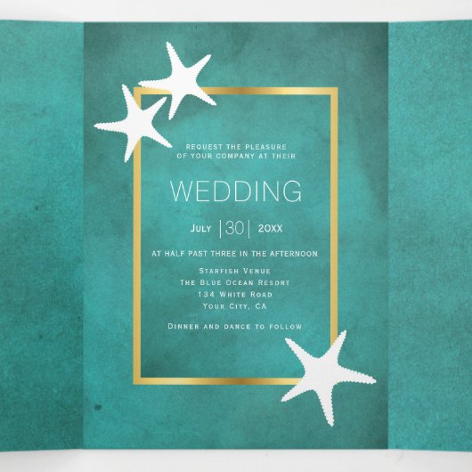 Witte zeester op blauwgroen bevlekt papieren stran drieluik uitnodiging (Binnenkant midden)