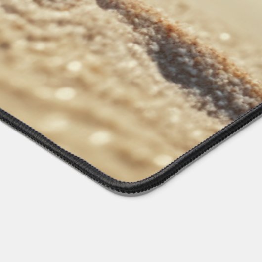 Witte zeester op een zonnig wit zandstrand bureaumat (Hoek)