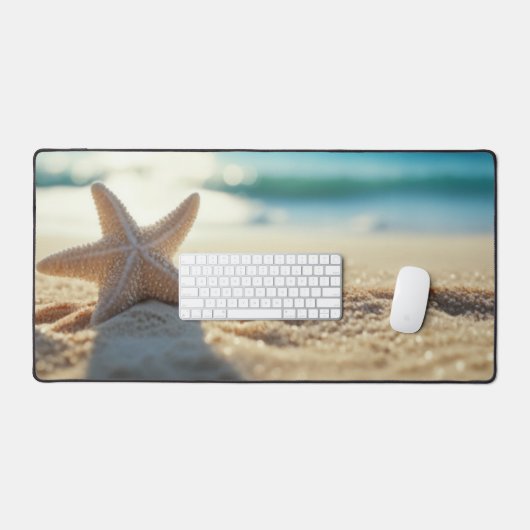 Witte zeester op een zonnig wit zandstrand bureaumat (Keyboard & Muis)