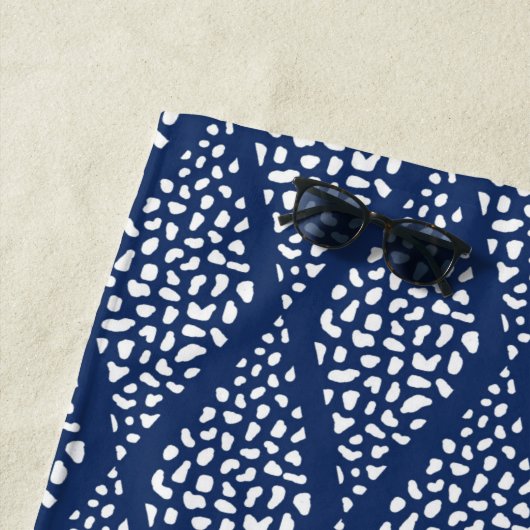 Witte zeewier op blauw strandlaken (In situ)