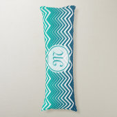 Witte zigzag Chevron en blauwe groene achtergrond Lichaamskussen (Voorkant Verticaal)