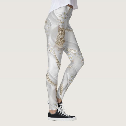 Witte Zijde en Ivory Champaign Pearls Leggings (Rechts)