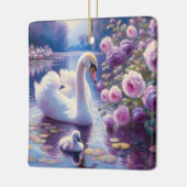 Witte Zwaan en Cygnet met Paarse Rozen Keramisch Ornament (Links)