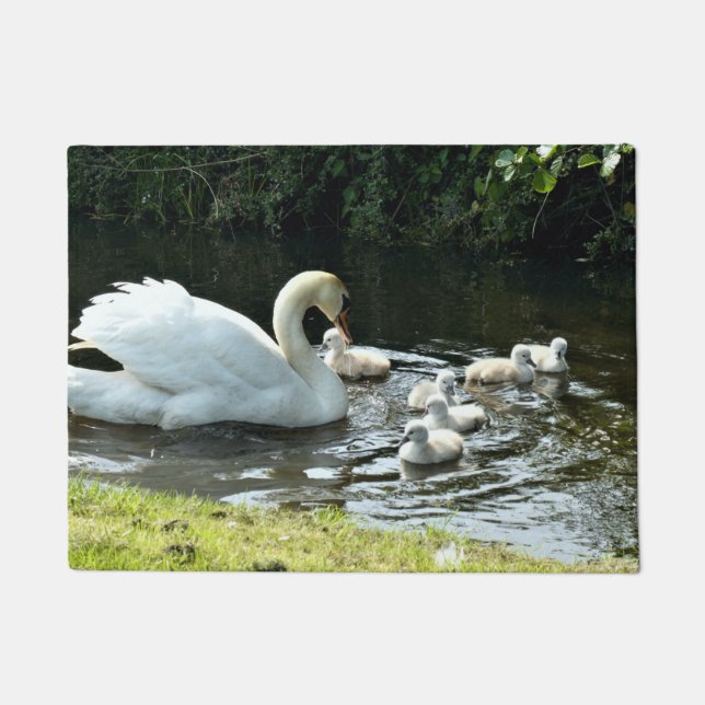 Witte zwaan met kippen deurmat (Voorkant)