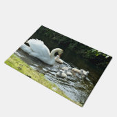 Witte zwaan met kippen deurmat (Schuin)