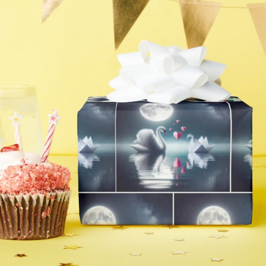 Witte zwaan met origami zwaan en harten cadeaupapier (Verjaardagsfeest)