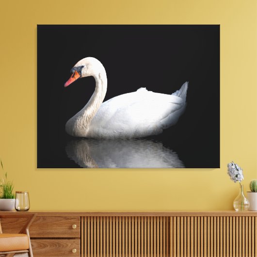 Witte zwaan op zwart canvas afdruk (Insitu (Woonkamer))