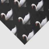 Witte zwaan op zwart tissuepapier (Detail)