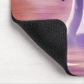 Witte zwaan zwevend op een nevelig meer muismat (Hoek)