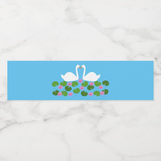 Witte zwanen en waterlelies Bruiloft Waterfles Etiket (Enkel label)